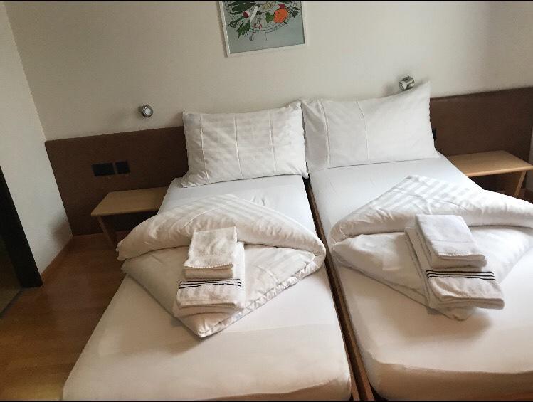 Hotel & Restaurant Stadthof Glarus Zewnętrze zdjęcie