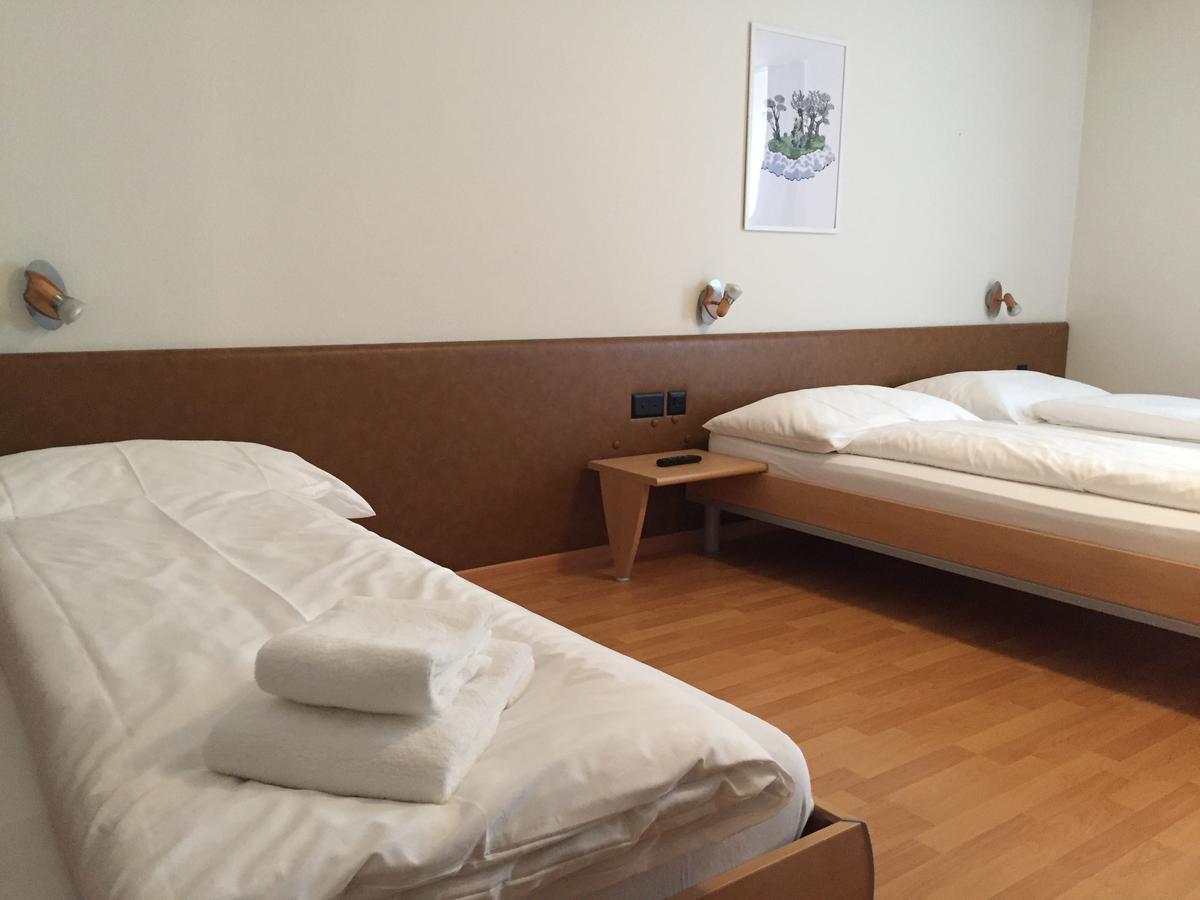 Hotel & Restaurant Stadthof Glarus Zewnętrze zdjęcie