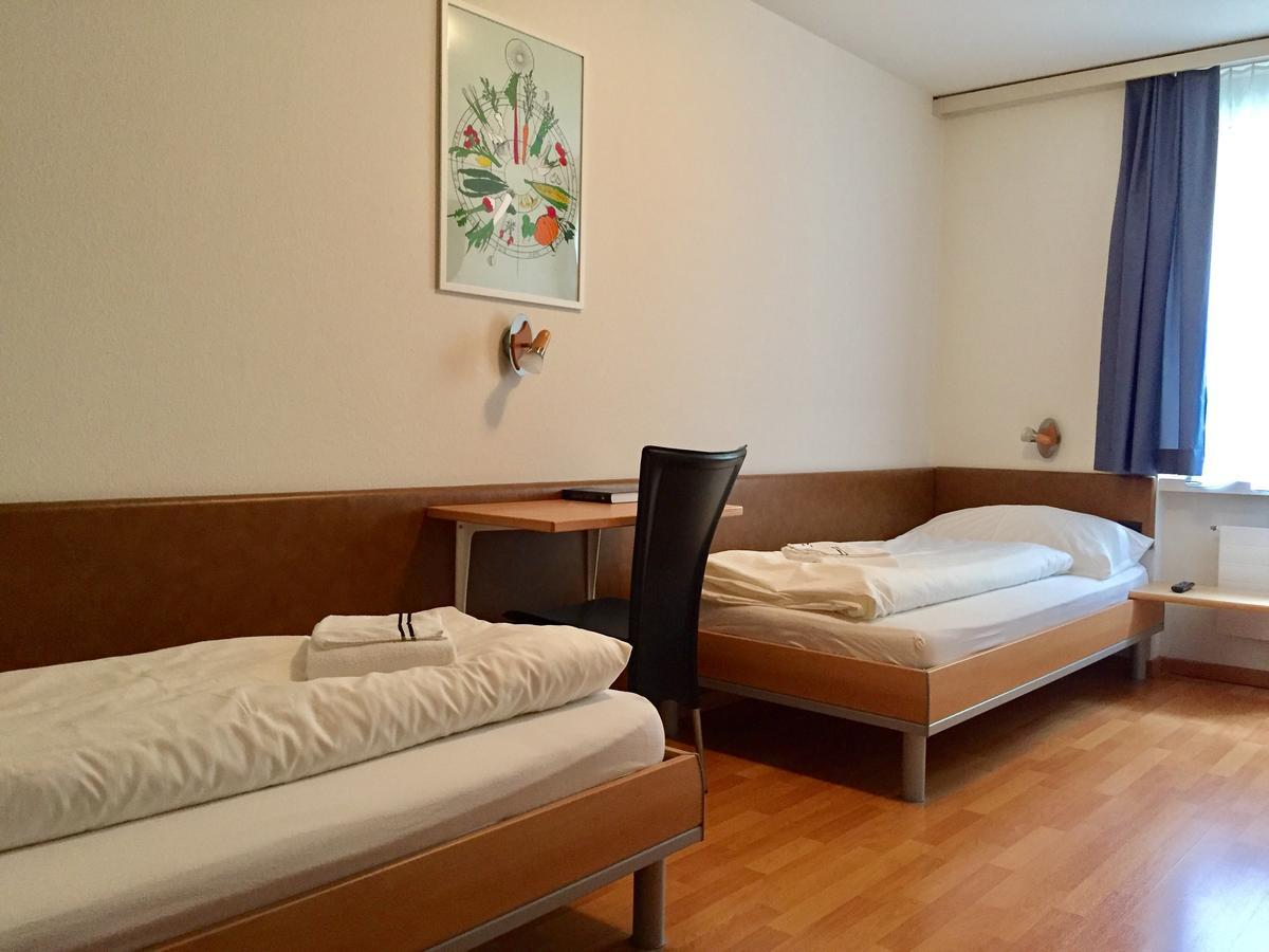 Hotel & Restaurant Stadthof Glarus Zewnętrze zdjęcie