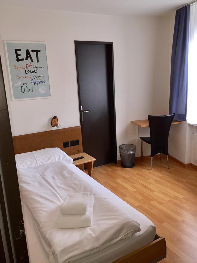 Hotel & Restaurant Stadthof Glarus Zewnętrze zdjęcie
