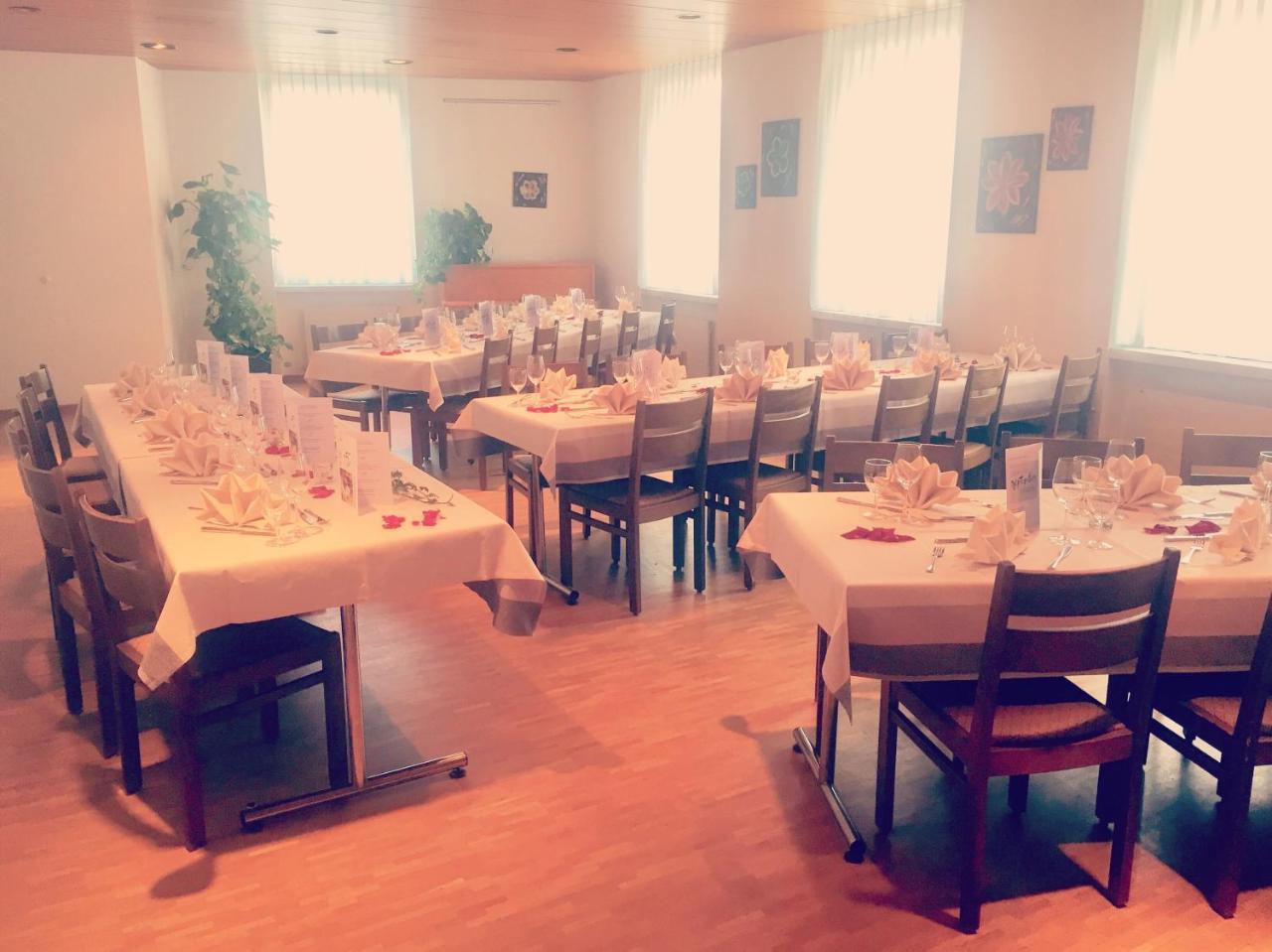 Hotel & Restaurant Stadthof Glarus Zewnętrze zdjęcie