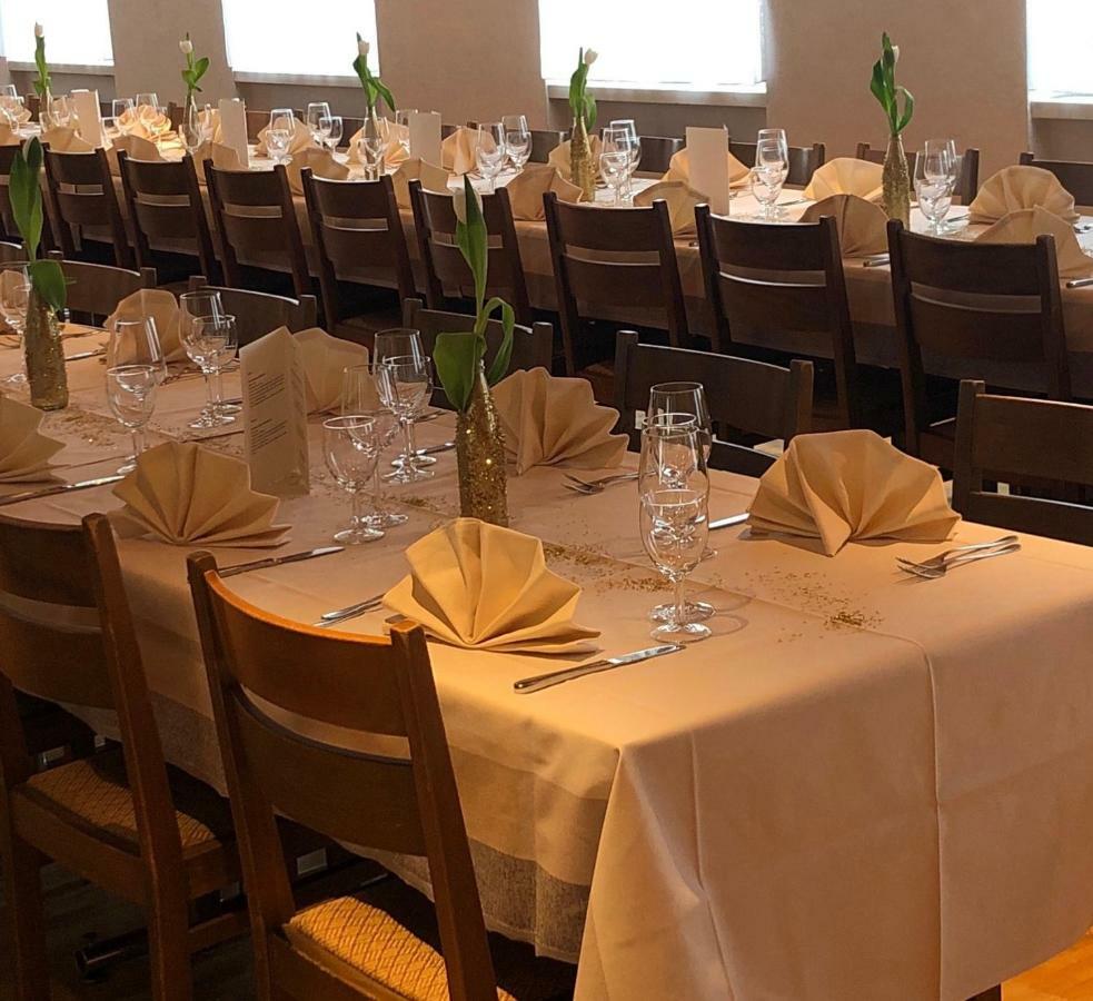 Hotel & Restaurant Stadthof Glarus Zewnętrze zdjęcie